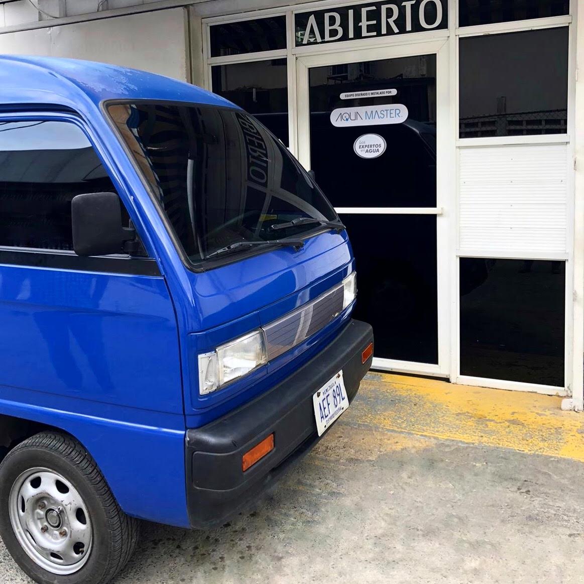 Camioneta de distribución de Aguas Las Garzas 2 en nuestra sede